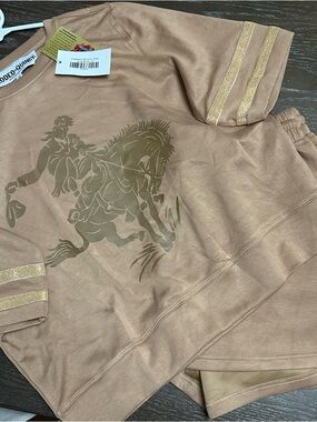 Rodeo Quincy Bronco top w shorts - Taupe with Gold Stripes
